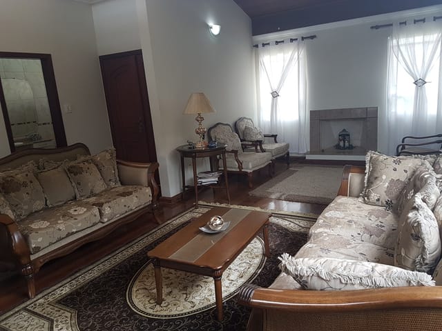Casa com 650m² 3 quartos e 2 banheiros, à venda, no bairro Socorro em Pindamonhangaba