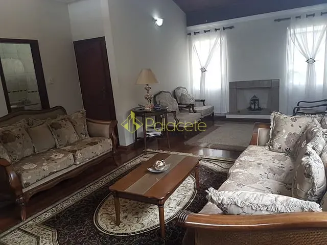 Casa com 650m² 3 quartos e 2 banheiros, à venda, no bairro Socorro em Pindamonhangaba