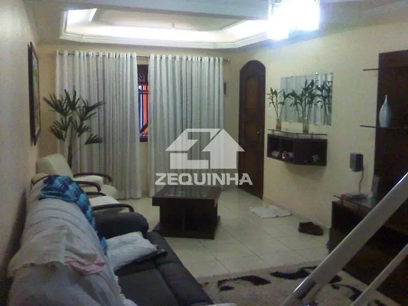 Casa, 3 quartos, 256 m² - Foto 1