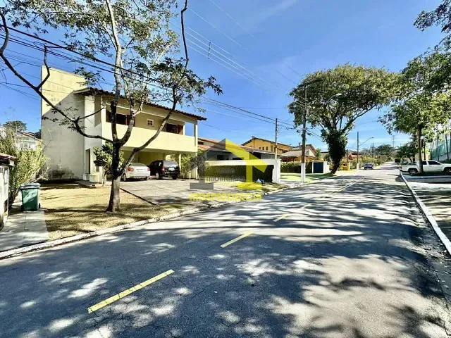 Casa com 600m² 3 quartos e 2 banheiros, à venda, no bairro Jardim do Golf I em Jandira