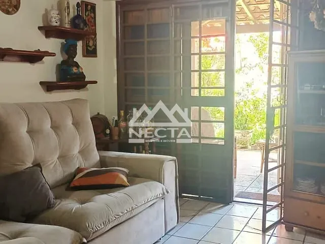 Casa com 300m² 2 quartos e 3 banheiros, à venda, no bairro Jardim Nomar em Caraguatatuba