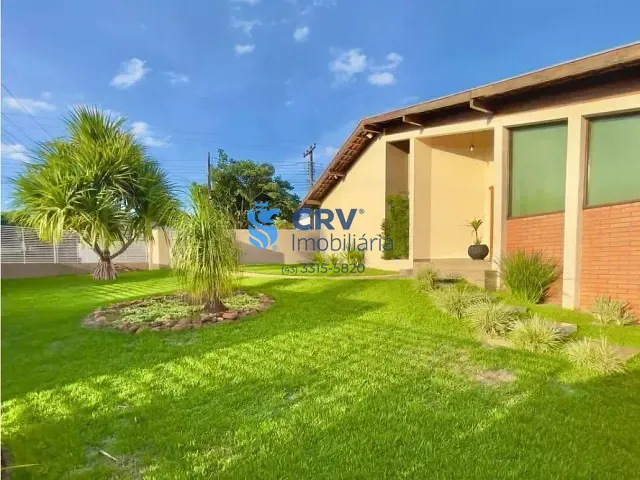 Casa com 1166m² 3 quartos e 3 banheiros, à venda, no bairro Centro em Rolândia