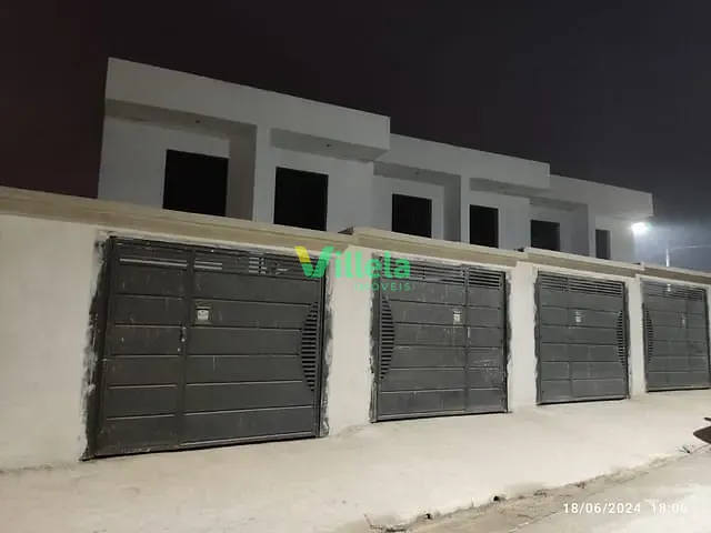 Casa 2 quartos e 2 banheiros, à venda, no bairro Jardim Rio Negro em Itaquaquecetuba