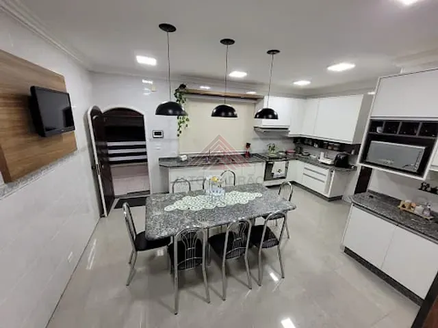 Casa com 463m² 3 quartos e 2 banheiros, à venda, no bairro Suíssa em Ribeirão Pires