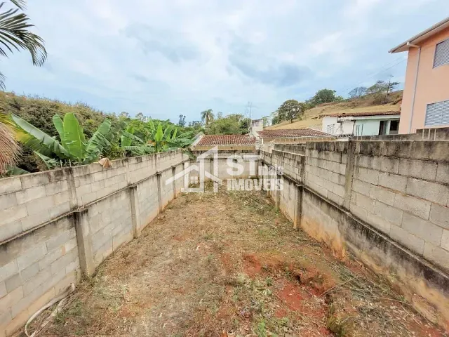 Casa com 300m² 2 quartos e 1 banheiro, à venda, no bairro Jardim Alvorada em Andradas