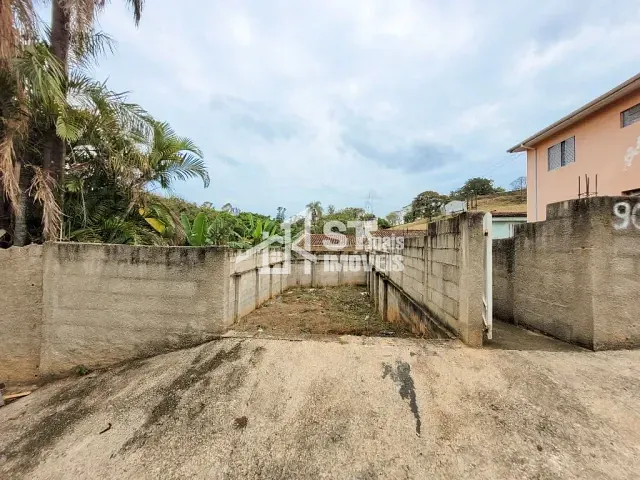 Casa com 300m² 2 quartos e 1 banheiro, à venda, no bairro Jardim Alvorada em Andradas