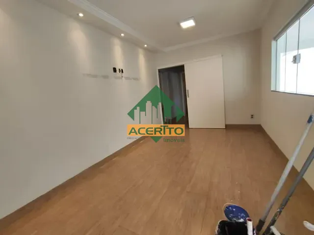 Casa com 300m² 3 quartos e 3 banheiros, à venda, no bairro Ipanema em Araçatuba