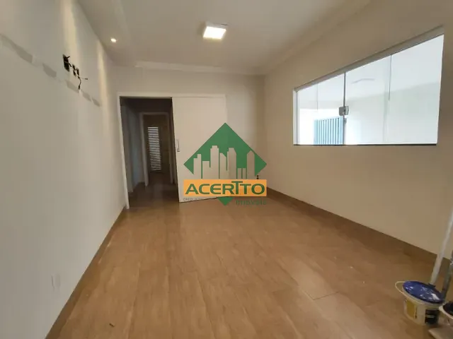 Casa com 300m² 3 quartos e 3 banheiros, à venda, no bairro Ipanema em Araçatuba