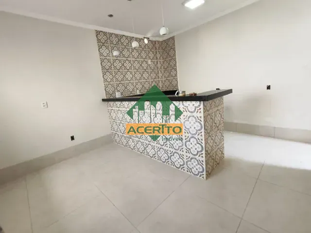 Casa com 300m² 3 quartos e 3 banheiros, à venda, no bairro Ipanema em Araçatuba