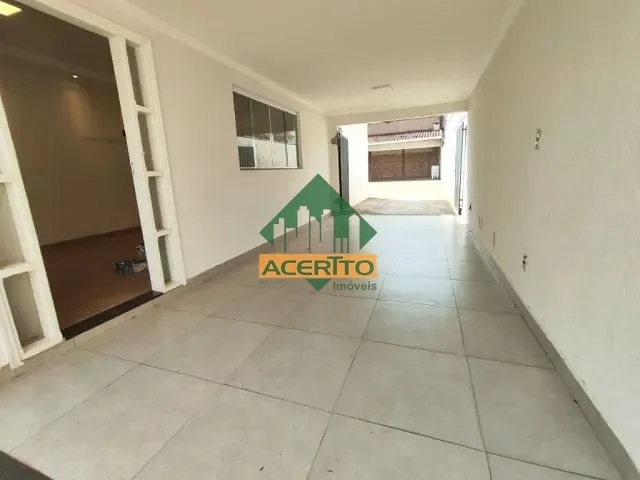 Casa com 300m² 3 quartos e 3 banheiros, à venda, no bairro Ipanema em Araçatuba