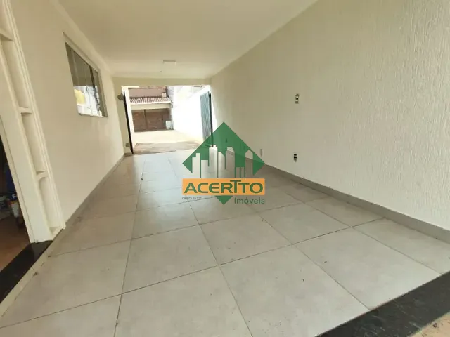 Casa com 300m² 3 quartos e 3 banheiros, à venda, no bairro Ipanema em Araçatuba