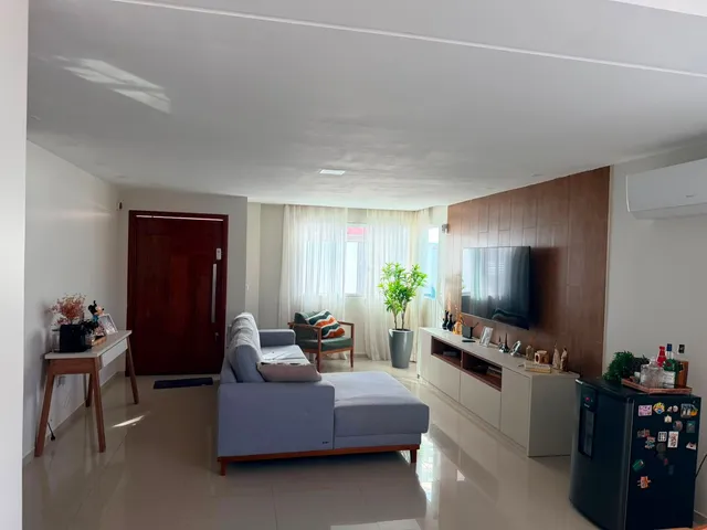 Casa com 252m² 3 quartos e 3 banheiros, à venda, no bairro Lagoa em Macaé