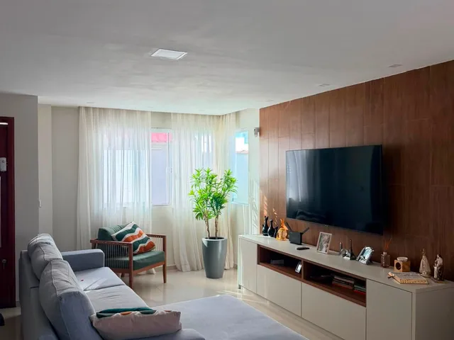 Casa com 252m² 3 quartos e 3 banheiros, à venda, no bairro Lagoa em Macaé