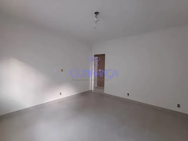 Casa 2 quartos e 1 banheiro, para alugar, no bairro Campo Grande em Rio de Janeiro