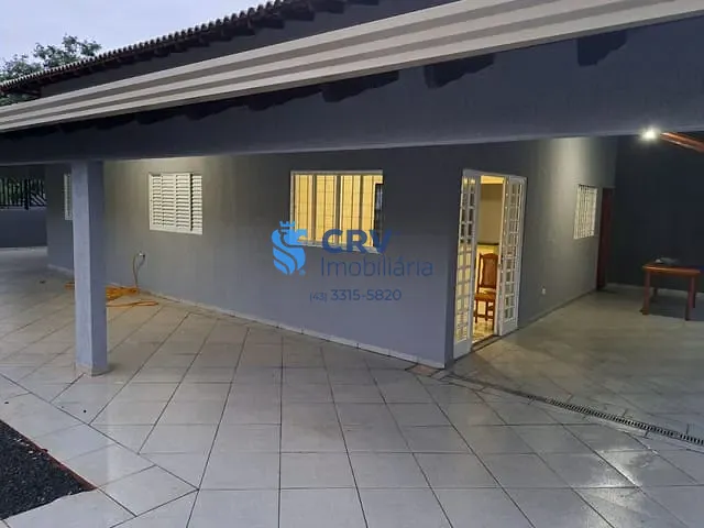 Casa com 252m² 3 quartos e 2 banheiros, à venda, no bairro Conjunto Habitacional Alexandre Urbanas em Londrina