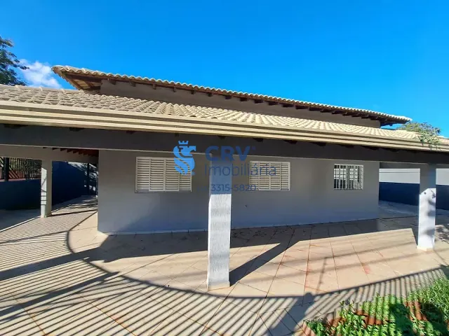 Casa com 252m² 3 quartos e 2 banheiros, à venda, no bairro Conjunto Habitacional Alexandre Urbanas em Londrina
