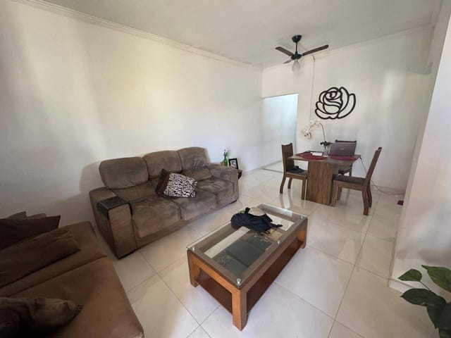 Casa com 200m² 2 quartos e 2 banheiros, à venda, no bairro Loteamento Residencial e Comercial Araguaia em Pindamonhangaba