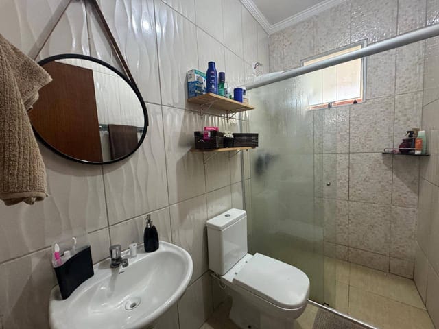 Casa com 200m² 2 quartos e 2 banheiros, à venda, no bairro Loteamento Residencial e Comercial Araguaia em Pindamonhangaba