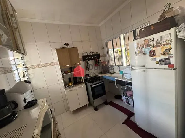 Casa com 200m² 2 quartos e 2 banheiros, à venda, no bairro Loteamento Residencial e Comercial Araguaia em Pindamonhangaba
