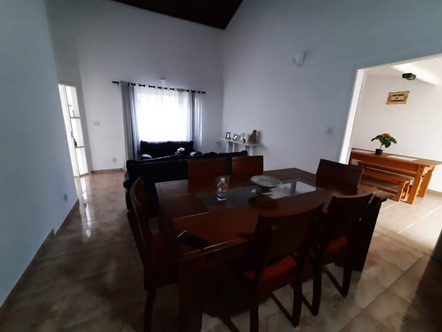 Casa com 250m² 4 quartos e 3 banheiros, à venda, no bairro Urbanova em São José dos Campos