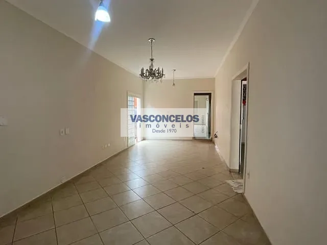 Casa com 250m² 4 quartos e 5 banheiros, à venda ou para alugar, no bairro Bosque dos Eucaliptos em São José dos Campos