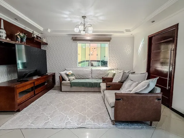 Casa com 200m² 3 quartos e 3 banheiros, à venda, no bairro Jardim Vitória em Macaé