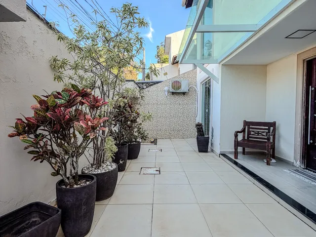 Casa com 200m² 3 quartos e 3 banheiros, à venda, no bairro Jardim Vitória em Macaé