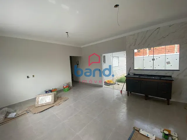 Casa com 200m² 3 quartos e 2 banheiros, à venda, no bairro Conjunto Habitacional Agostinho Alcala em Porto Feliz