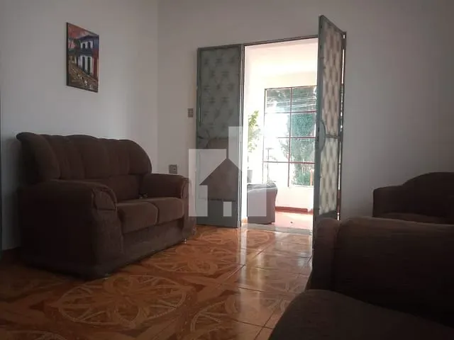 Casa com 750m² 4 quartos e 2 banheiros, à venda, no bairro Vila Progresso em Jundiaí
