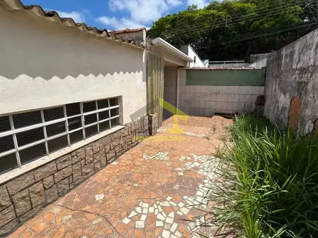 Casa com 200m² 2 quartos e 2 banheiros, à venda, no bairro Vila Santa Cruz em Itatiba