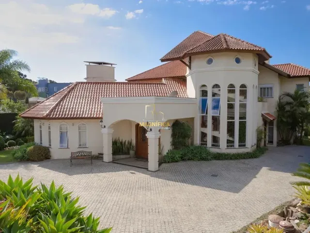 Casa com 2739m² 4 quartos e 8 banheiros, à venda, no bairro Santo Inácio em Curitiba