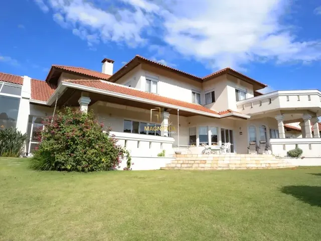 Casa com 2739m² 4 quartos e 8 banheiros, à venda, no bairro Santo Inácio em Curitiba