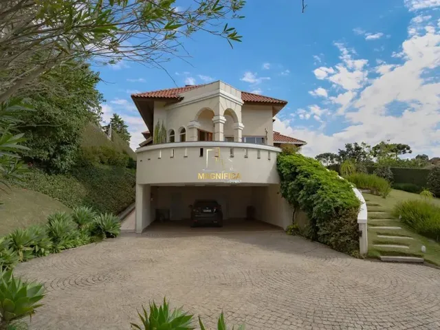 Casa com 2739m² 4 quartos e 8 banheiros, à venda, no bairro Santo Inácio em Curitiba