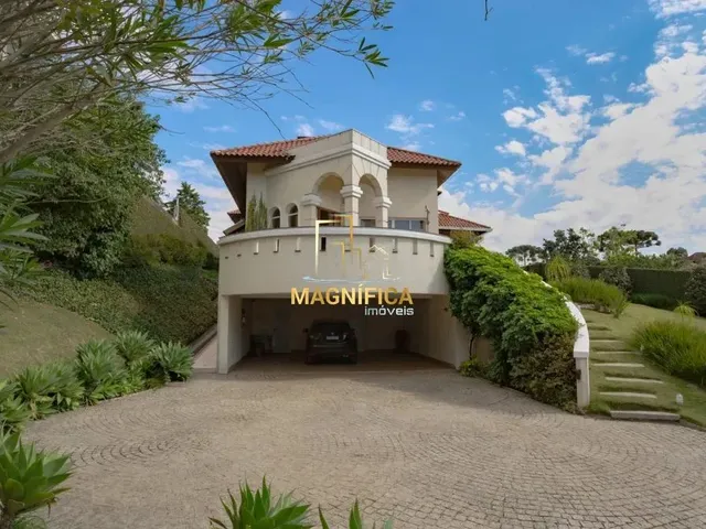 Casa com 2739m² 4 quartos e 6 banheiros, à venda, no bairro Santo Inácio em Curitiba