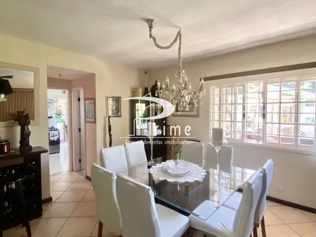 Casa com 1000m² 3 quartos e 7 banheiros, à venda, no bairro Badu em Niterói