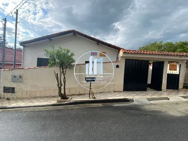 Casa com 240m² 3 quartos e 3 banheiros, à venda, no bairro Belo Horizonte em Pouso Alegre