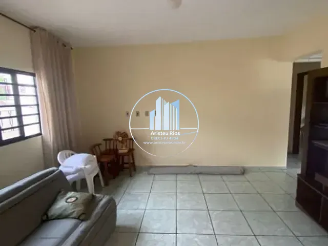 Casa com 240m² 3 quartos e 3 banheiros, à venda, no bairro Belo Horizonte em Pouso Alegre