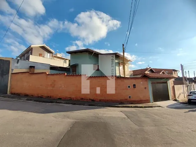 Casa com 160m² 3 quartos e 2 banheiros, à venda, no bairro Vila M Genoveva em Jundiaí