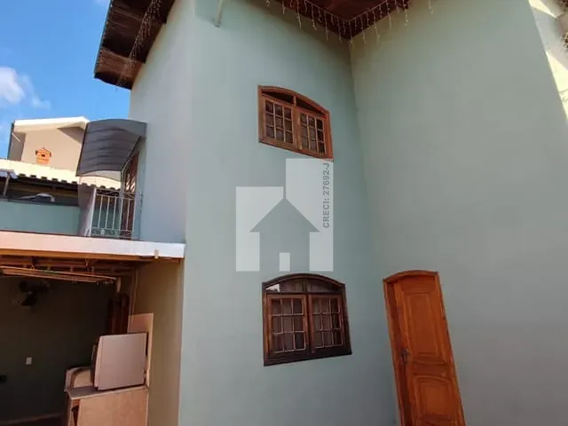 Casa com 160m² 3 quartos e 2 banheiros, à venda, no bairro Vila M Genoveva em Jundiaí