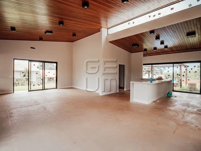 Casa com 1000m² 4 quartos e 5 banheiros, à venda, no bairro Estância Santa Paula em Londrina