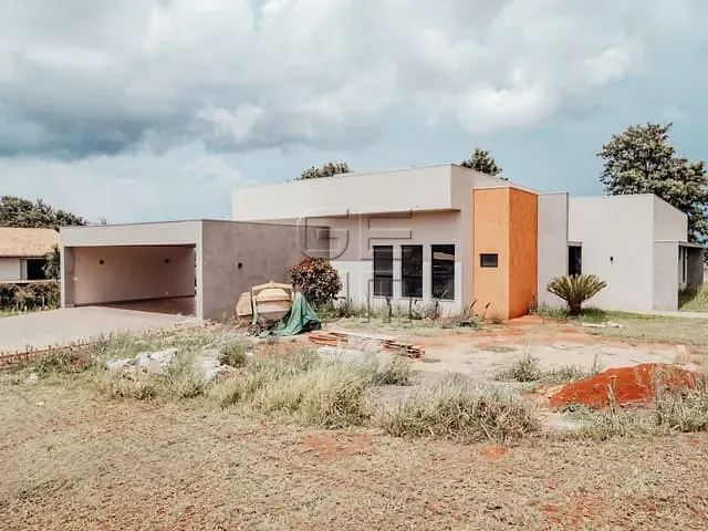 Casa com 1000m² 4 quartos e 5 banheiros, à venda, no bairro Estância Santa Paula em Londrina
