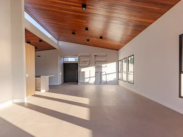Casa com 1000m² 4 quartos e 5 banheiros, à venda, no bairro Estância Santa Paula em Londrina