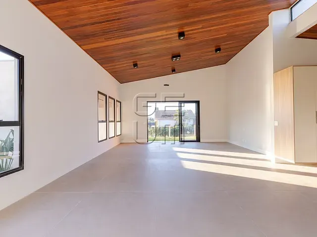 Casa com 1000m² 4 quartos e 5 banheiros, à venda, no bairro Estância Santa Paula em Londrina