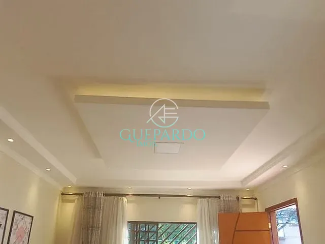 Casa com 250m² 4 quartos e 3 banheiros, à venda, no bairro Jardim Londrilar em Londrina