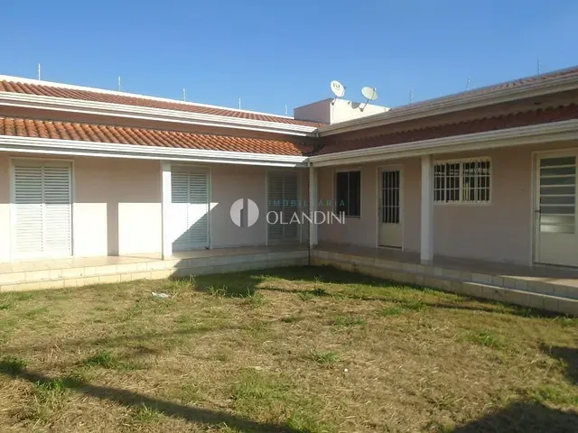 Casa com 300m² 3 quartos e 2 banheiros, à venda, no bairro Jardim Conquista em Artur Nogueira