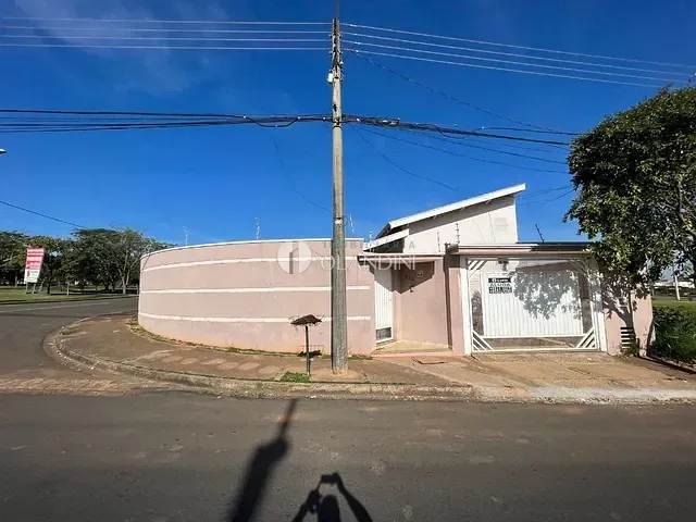 Casa com 300m² 3 quartos e 2 banheiros, à venda, no bairro Jardim Conquista em Artur Nogueira