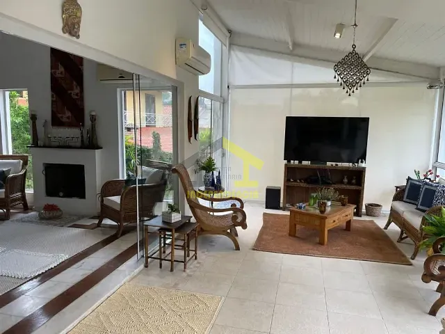 Casa com 600m², à venda, no bairro Jardim do Golf I em Jandira