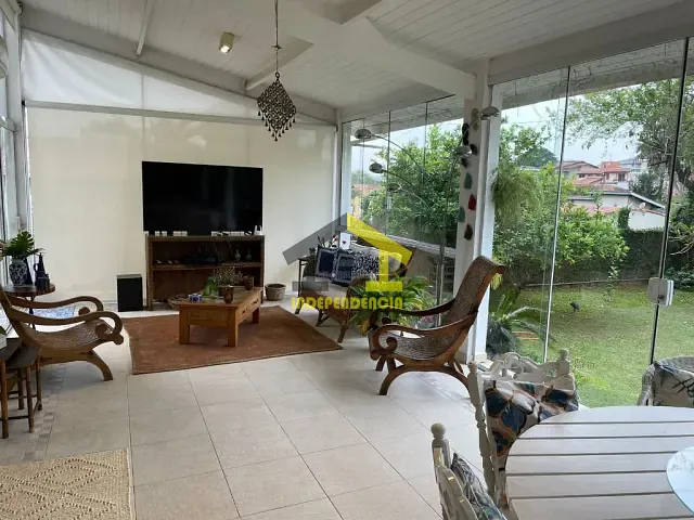 Casa com 600m², à venda, no bairro Jardim do Golf I em Jandira