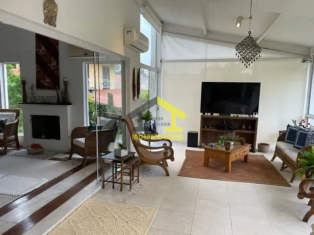 Casa com 600m², à venda, no bairro Jardim do Golf I em Jandira