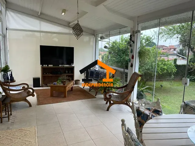 Casa com 600m² 2 quartos e 2 banheiros, à venda, no bairro Jardim do Golf I em Jandira